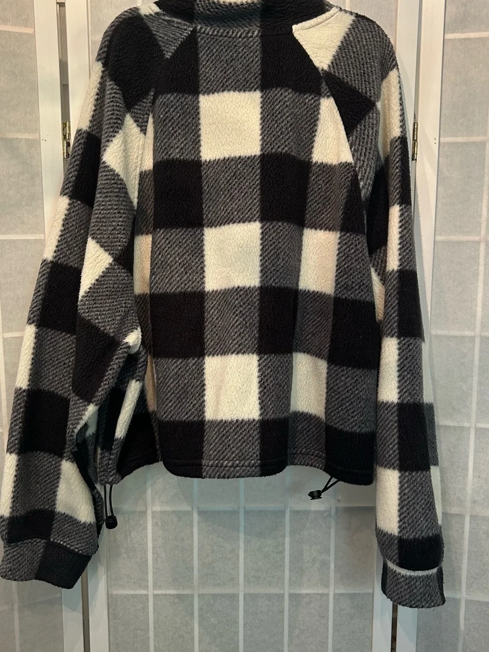 Old Navy Black and White Quarter Zip Fleece Sweatshirt with Logo Embroidery